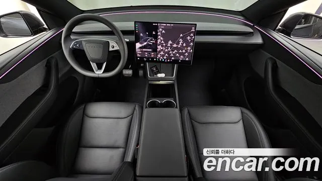 Tesla Model Y — интерьер