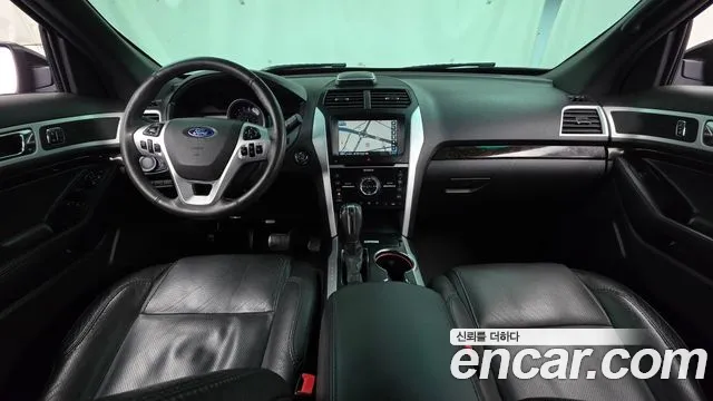 Ford Explorer — интерьер