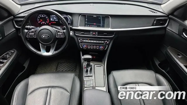 Kia K5 — интерьер