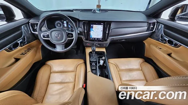 Volvo V90 — интерьер