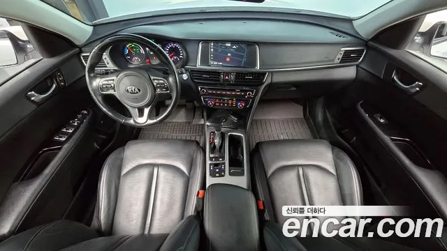 Kia K5 — интерьер