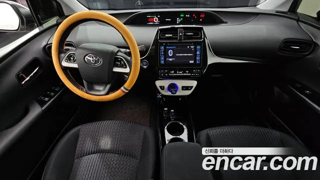 Toyota Prius — интерьер