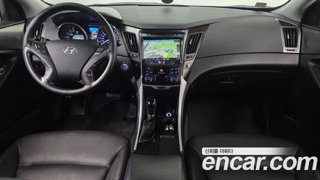Hyundai Sonata — интерьер