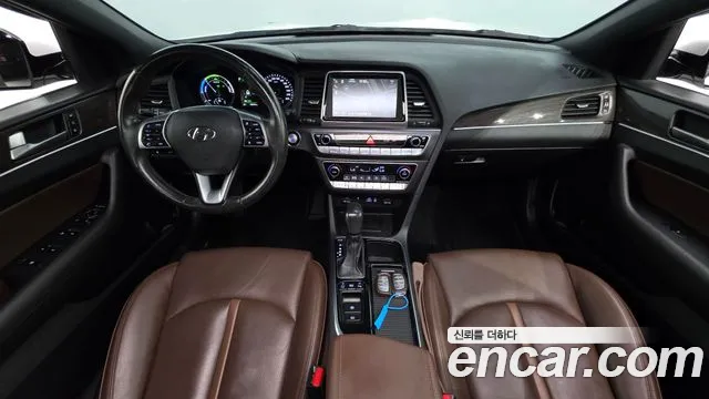 Hyundai Sonata — интерьер