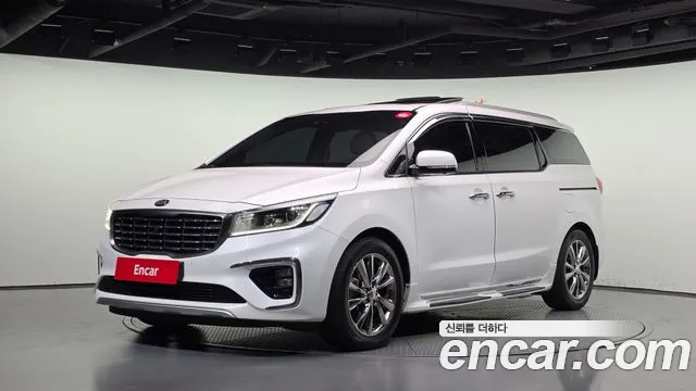 Kia Carnival — экстерьер