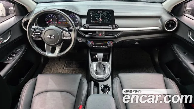 Kia K3 — интерьер
