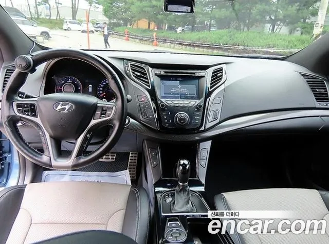 Hyundai i40 — интерьер