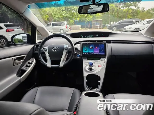 Toyota Prius — интерьер