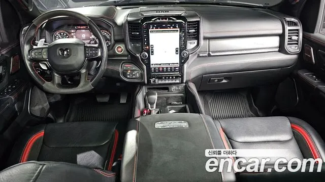 Dodge Ram Pickup — интерьер