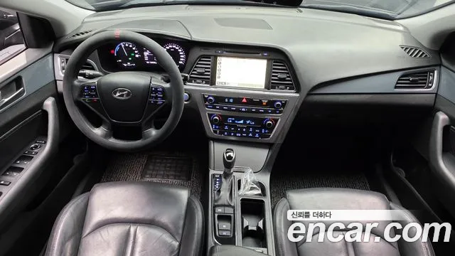 Hyundai Sonata — интерьер