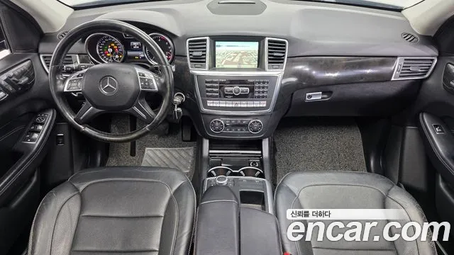 Mercedes-Benz M-класс — интерьер
