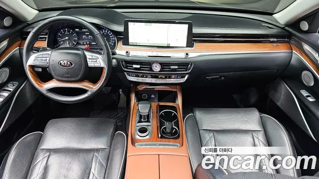 Kia K9 — интерьер