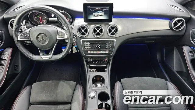 Mercedes-Benz CLA-класс — интерьер