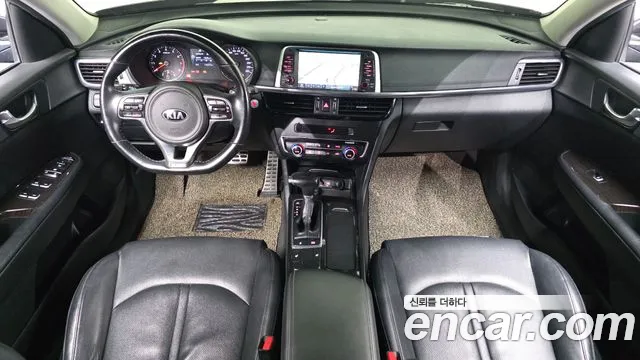 Kia K5 — интерьер