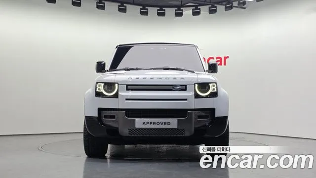 Land Rover Defender — интерьер