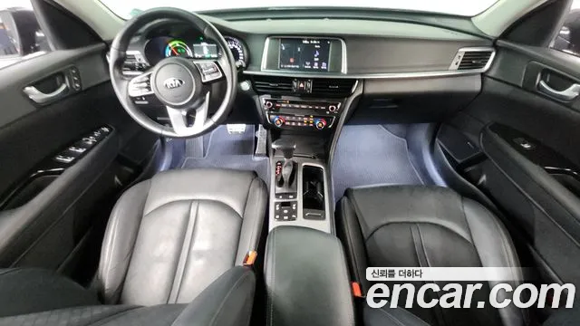Kia K5 — интерьер
