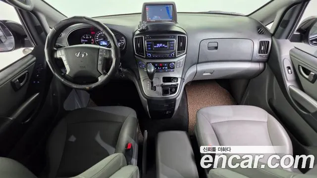 Hyundai Starex — интерьер