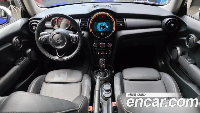 MINI Cooper — интерьер