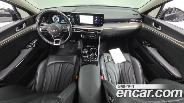 Kia K5 — интерьер