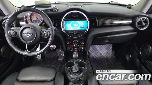 MINI Cooper — интерьер