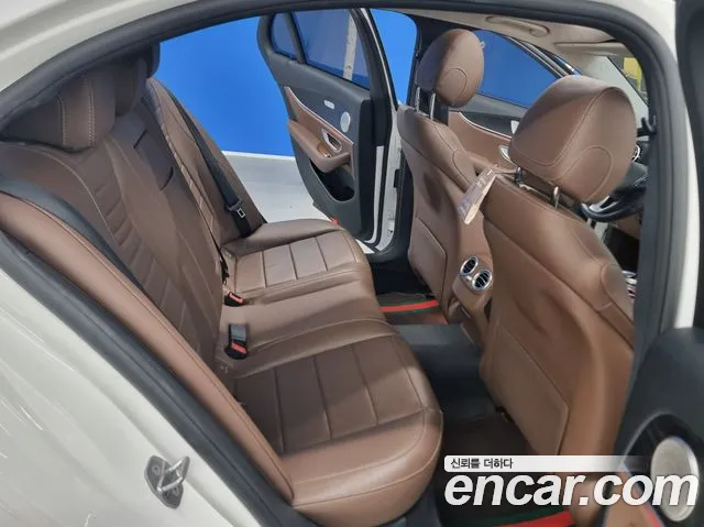 Mercedes-Benz E-класс — интерьер