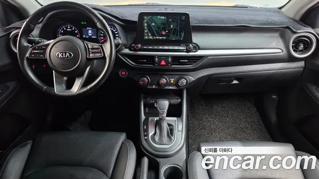Kia K3 — интерьер