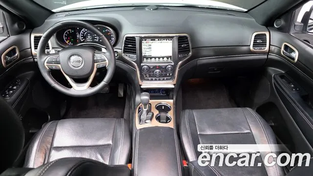Jeep Cherokee — интерьер