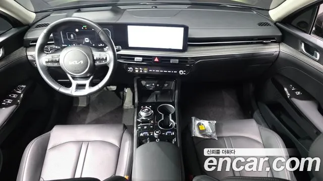 Kia K5 — интерьер