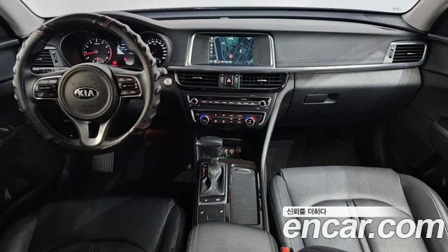 Kia K5 — интерьер