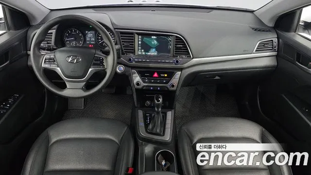 Hyundai Elantra — интерьер