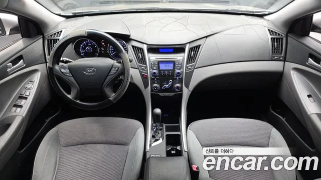 Hyundai Sonata — интерьер