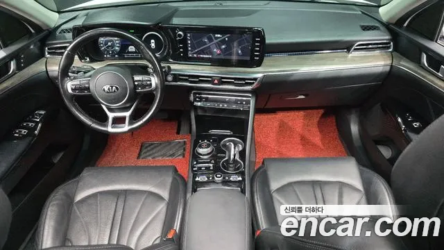 Kia K5 — интерьер