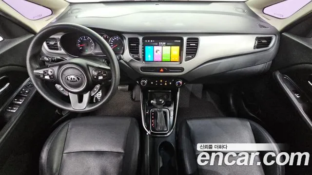 Kia Carens — интерьер