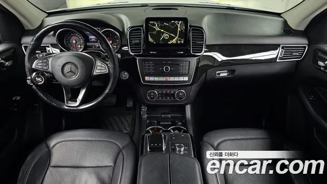 Mercedes-Benz GLE-класс — интерьер