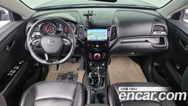KG Mobility Tivoli — интерьер