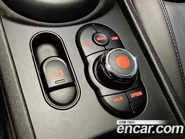 Mini Clubman 2020 — фото 13