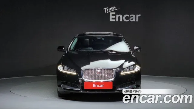 Jaguar XF 2015 — фото 3