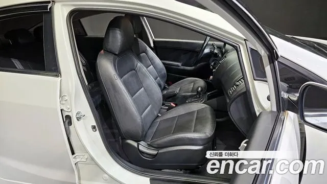 Kia K3 2015 — фото 10