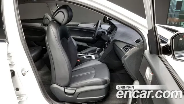 Hyundai Sonata 2016 — фото 12