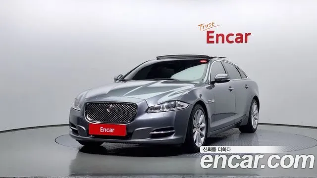 Jaguar XJ