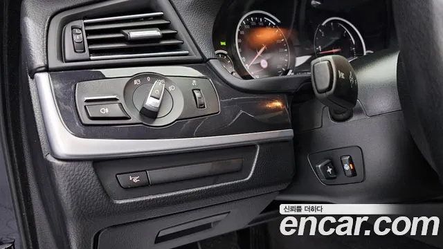 BMW 5-Series 2015 — фото 18