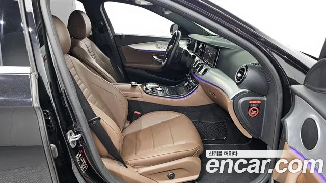 Mercedes-Benz E-Class 2020 — фото 11