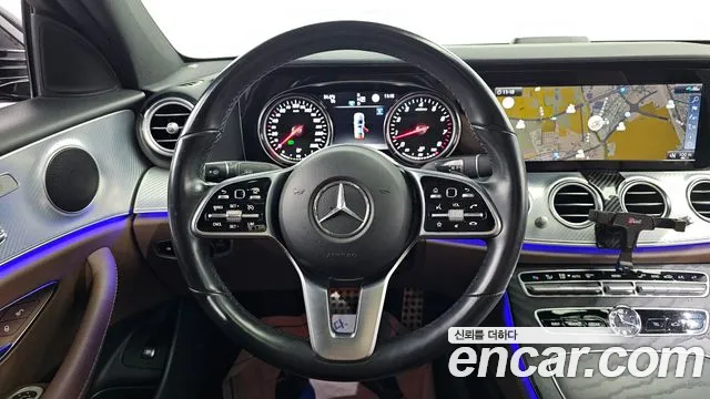 Mercedes-Benz E-Class 2020 — фото 13