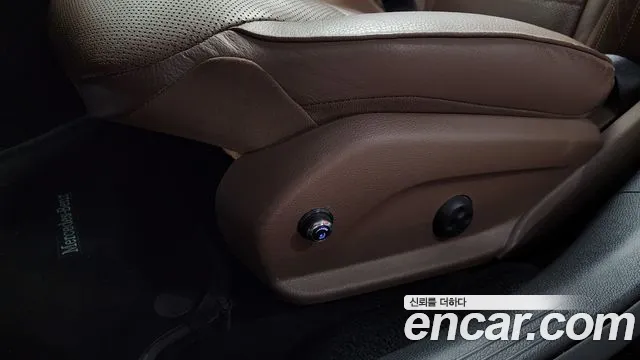 Mercedes-Benz E-Class 2020 — фото 17