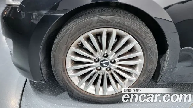 Hyundai Equus 2015 — фото 5