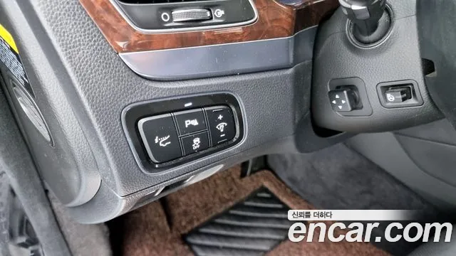 Hyundai Equus 2015 — фото 16