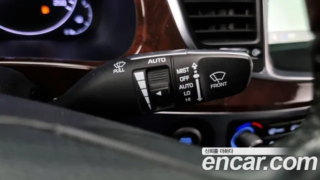 Hyundai Equus 2015 — фото 17