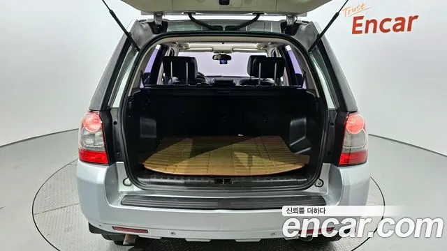 Land Rover Freelander 2011 — фото 20