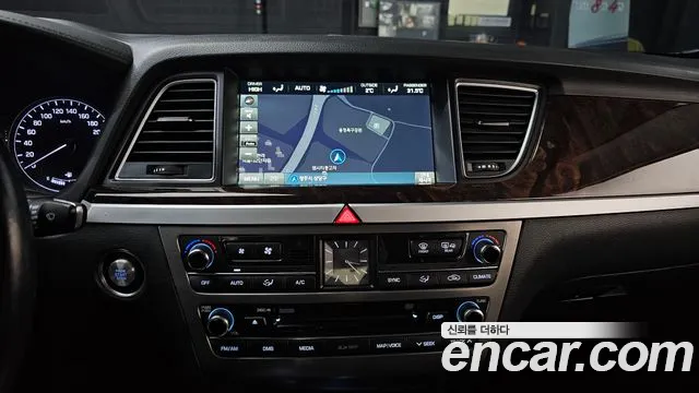 Hyundai Genesis 2015 — фото 18