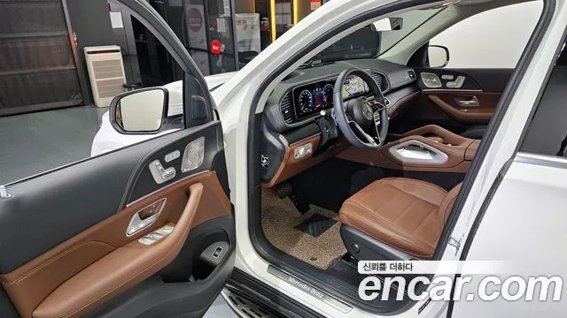 Mercedes-Benz GLE-Class 2023 — фото 11
